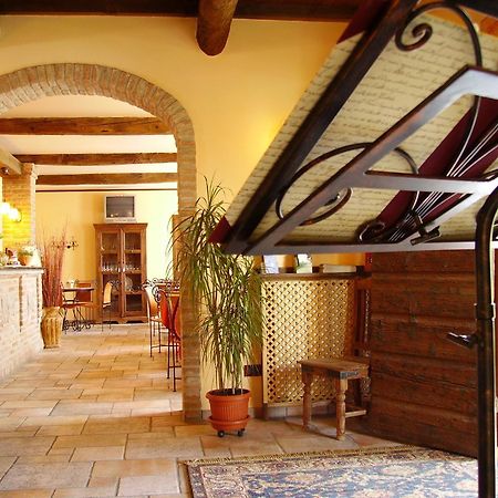 Hotel Antico Casale Vigarano Mainarda Bagian luar foto