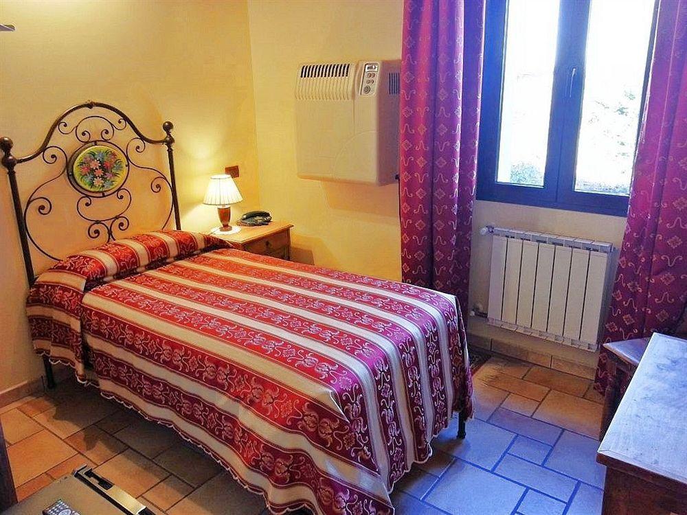 Hotel Antico Casale Vigarano Mainarda Bagian luar foto