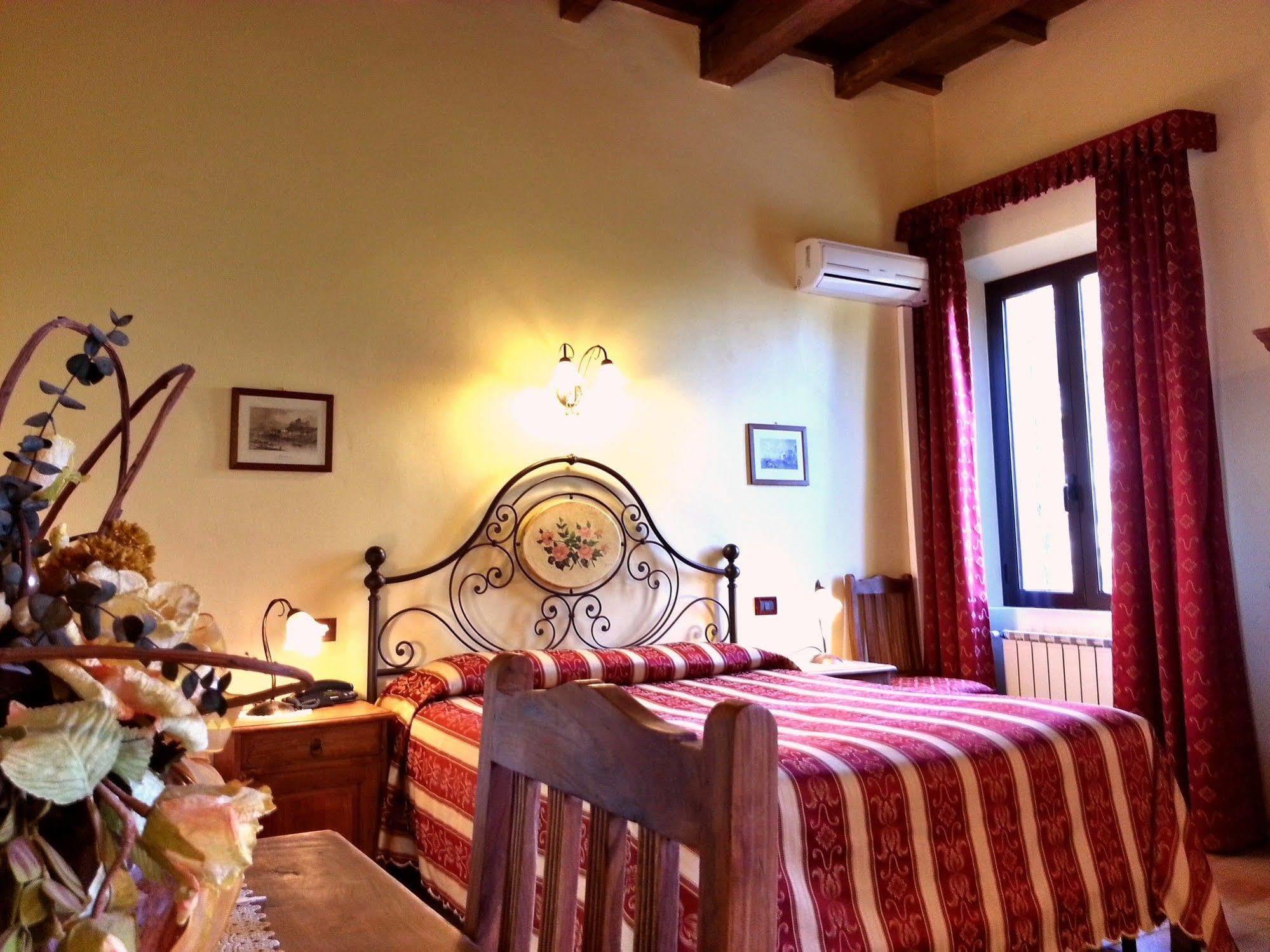 Hotel Antico Casale Vigarano Mainarda Bagian luar foto