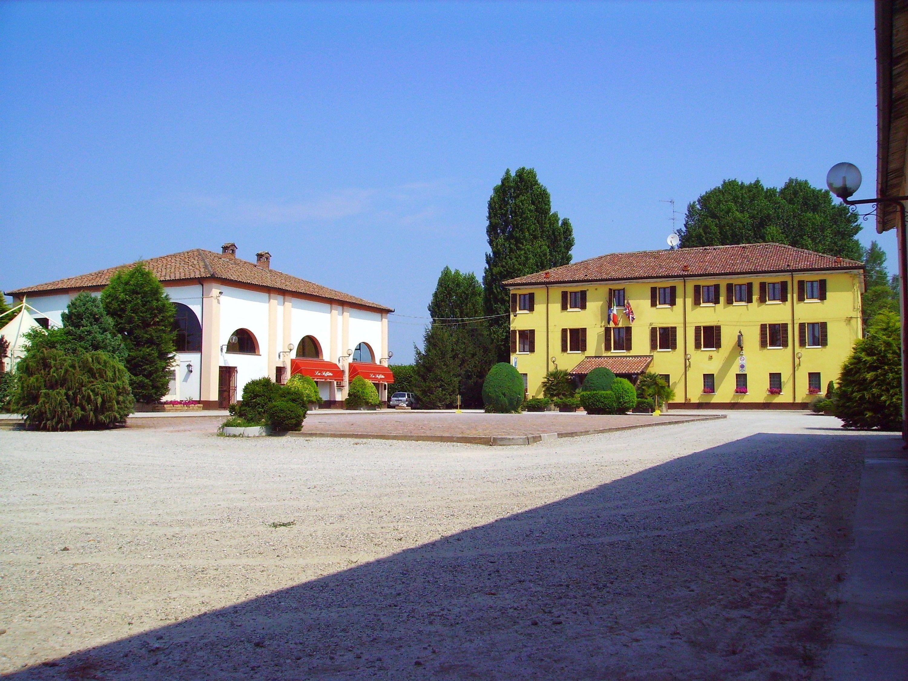 Hotel Antico Casale Vigarano Mainarda Bagian luar foto